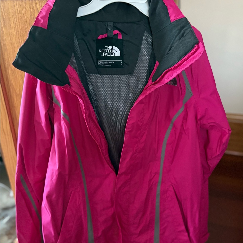 The North Face Women's Fuchsia Utility Waterproof Jacket